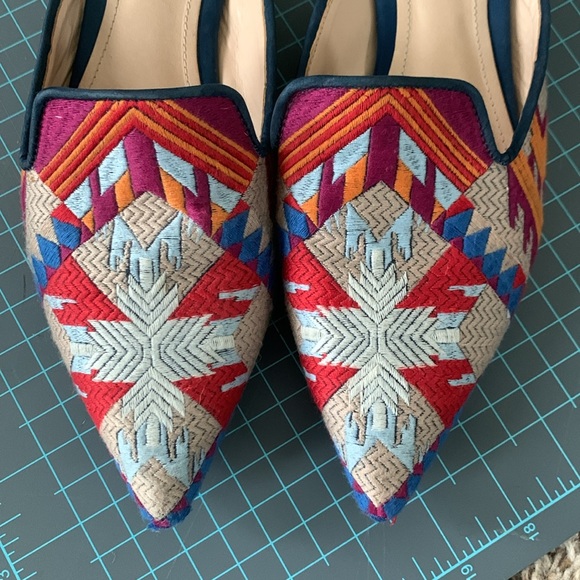 Schutz Grace Anne embroidered tribal pattern slides size 8 - Picture 9 of 12